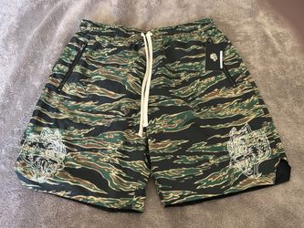 Darc Sport (wolves camo shorts)