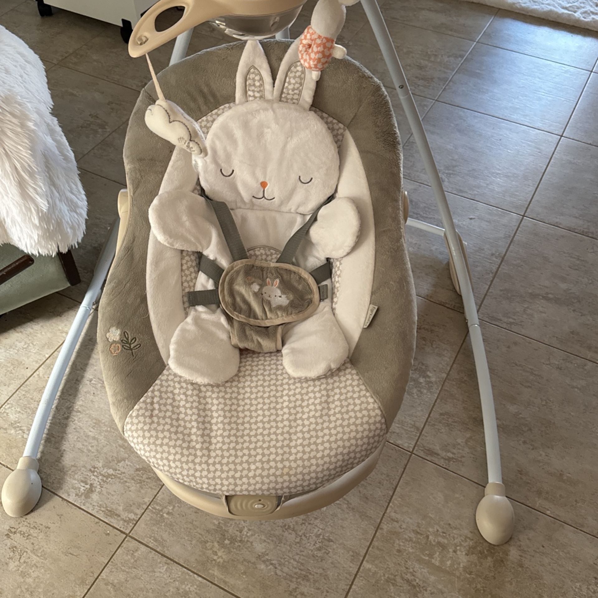 Baby Swing In Like New Condition VHTF Bunny Print 