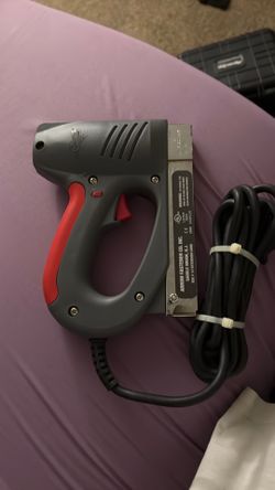Arrow fastener stable gun