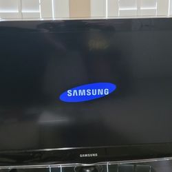 2 Samsung Tvs 32" Not Smart TVS