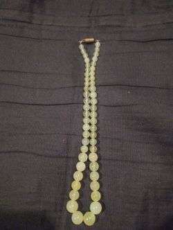 Vintage CHINESE SERPENTINE JADE GRADUATED BEAD NECKLACE