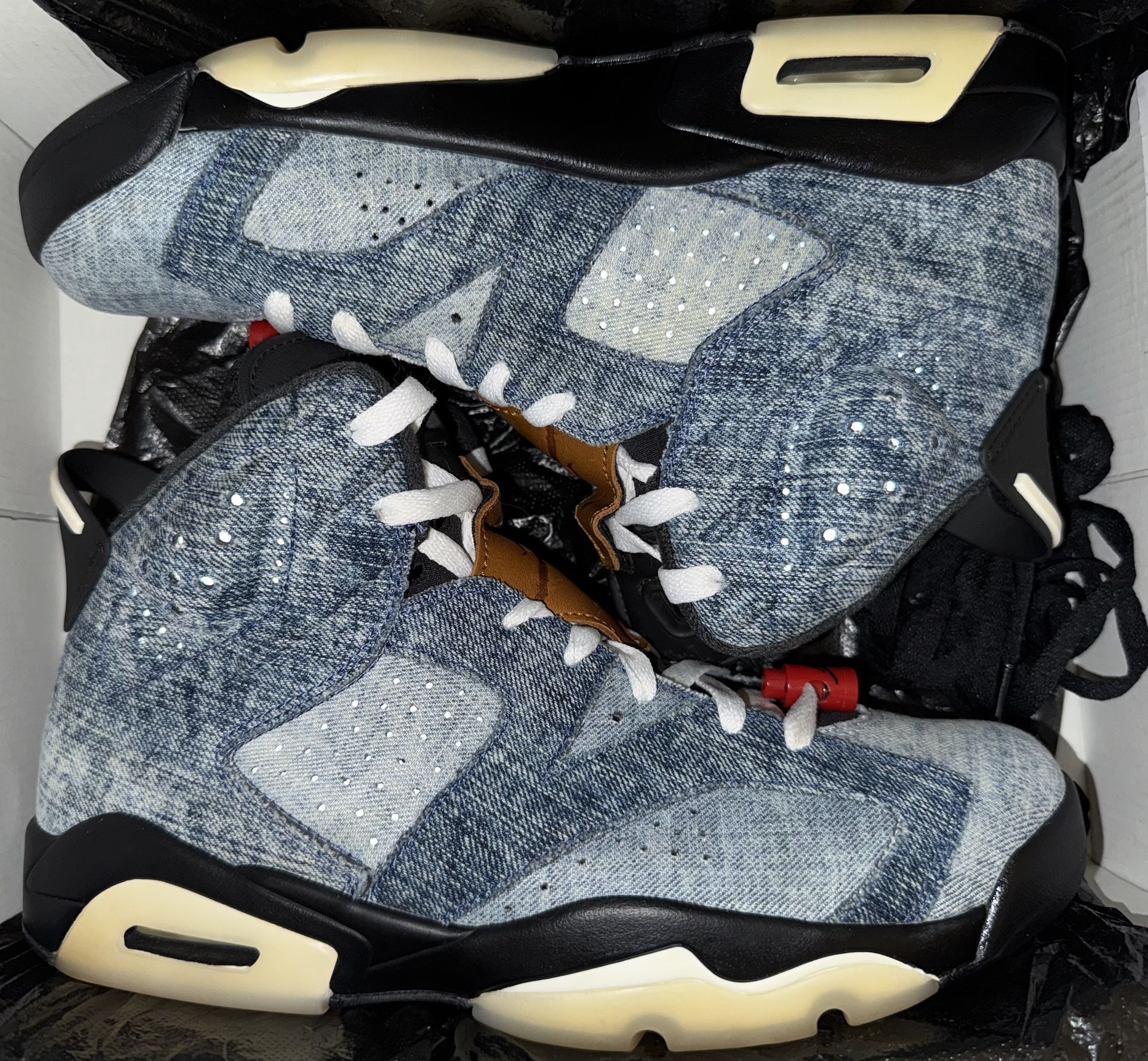 Retro 6 Washed Denim Nike Air Jordan Size 9.5 Men’s Sneakers Shoes Authentic Footwear