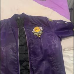 Lakers Bomber Jacket ( Size 2xl) Slight Rip Under Part