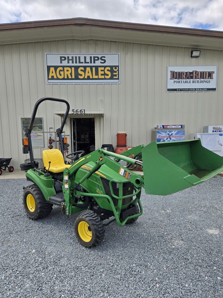 JOHN DEERE 1023E HYDROSTATIC 4X4 TRACTOR WITH BUCKET!!! LOW HRS