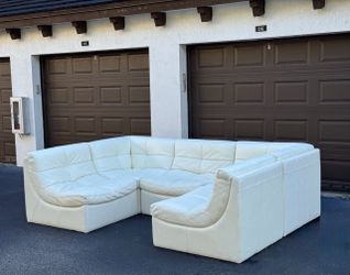 Sectional Couch/Sofa - Z Gallerie - Modular - Delivery Available 🚛