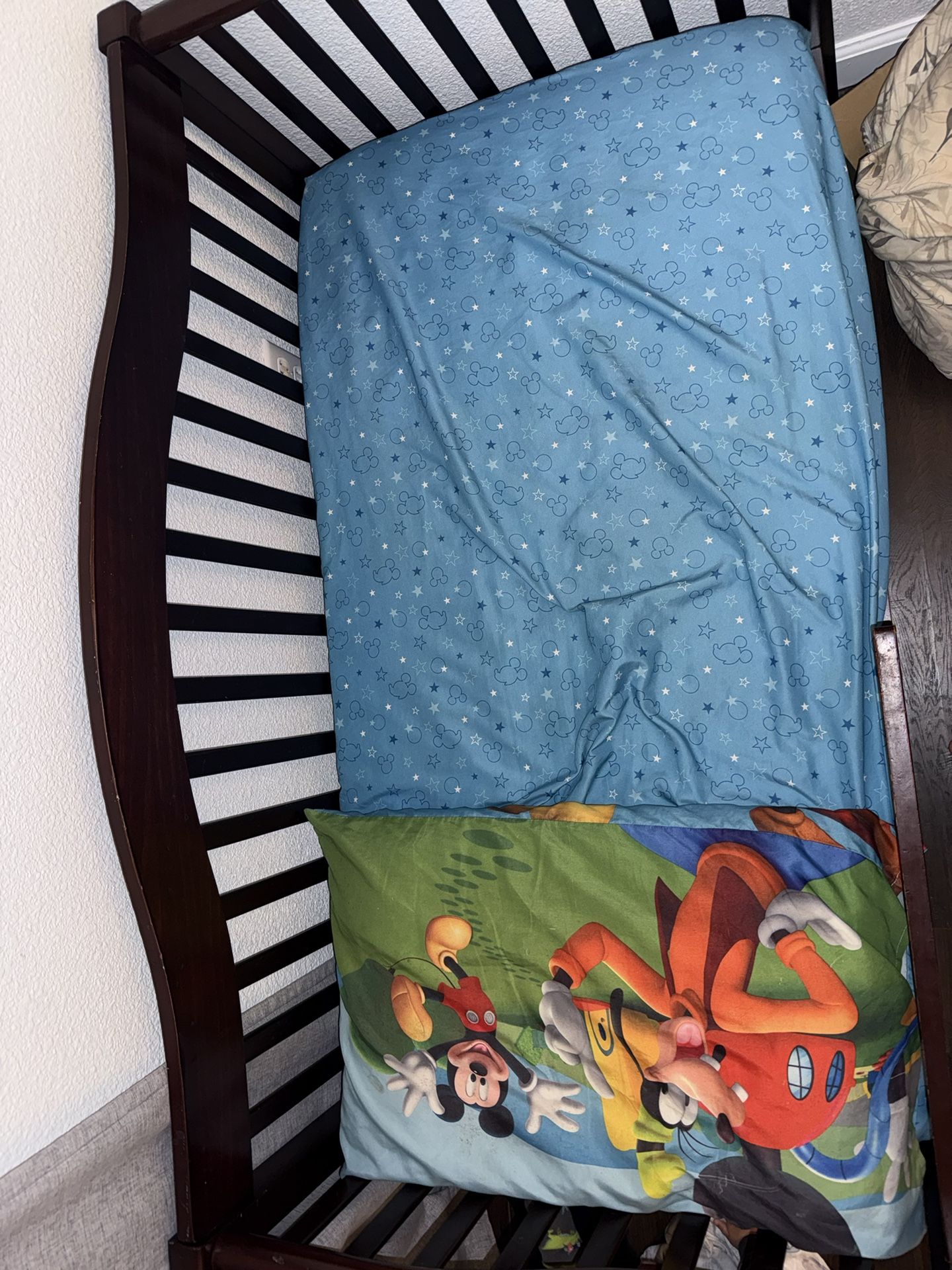 Toddler bed