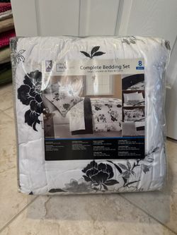 Brand New Comforter Set 8 Piece