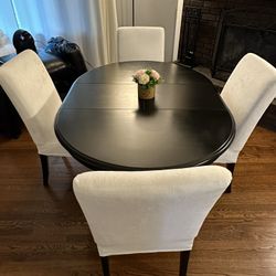 Extendable Solid Wood Table With 4 Chairs 