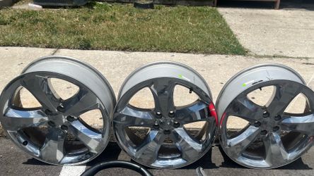 Dodge Charger 20in stock rims