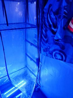 Indoor grow tent