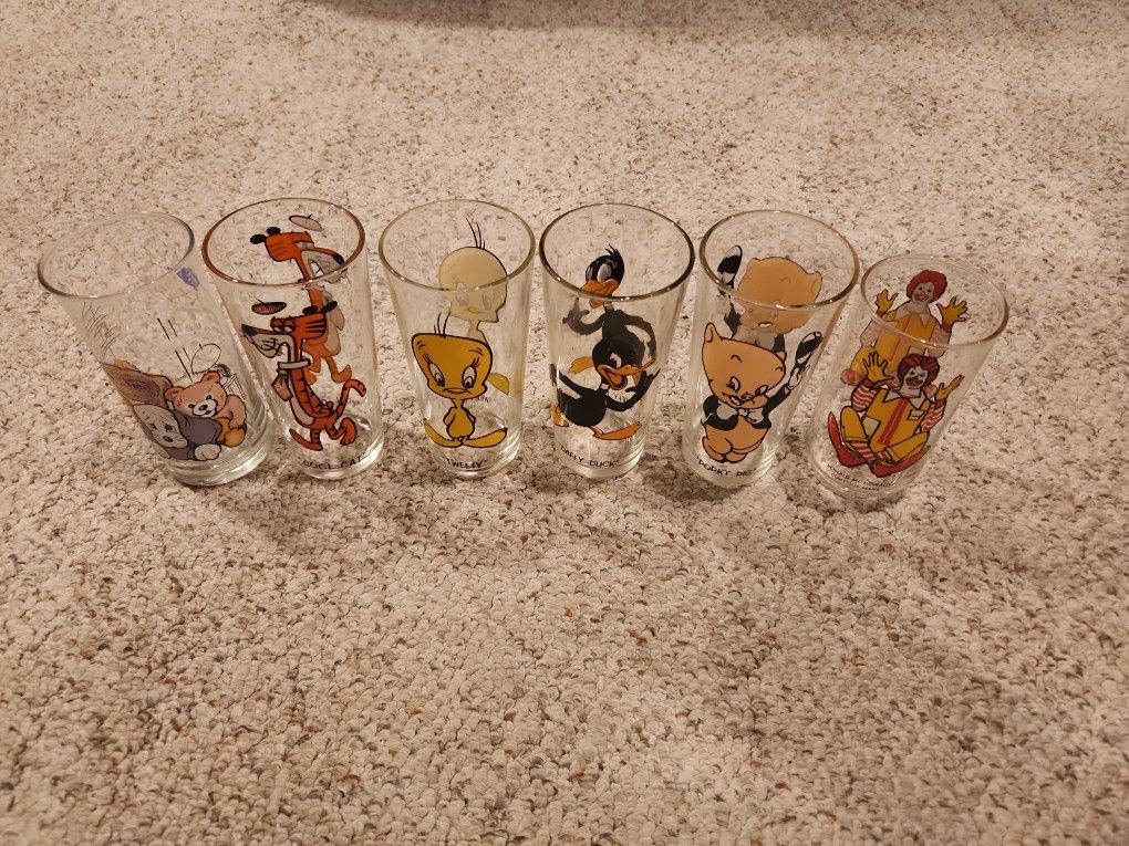 Vintage Loony Tunes Glasses.