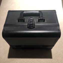 Makeup traveling case