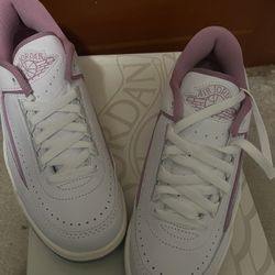Women’s Jordans 2/3 Size 9