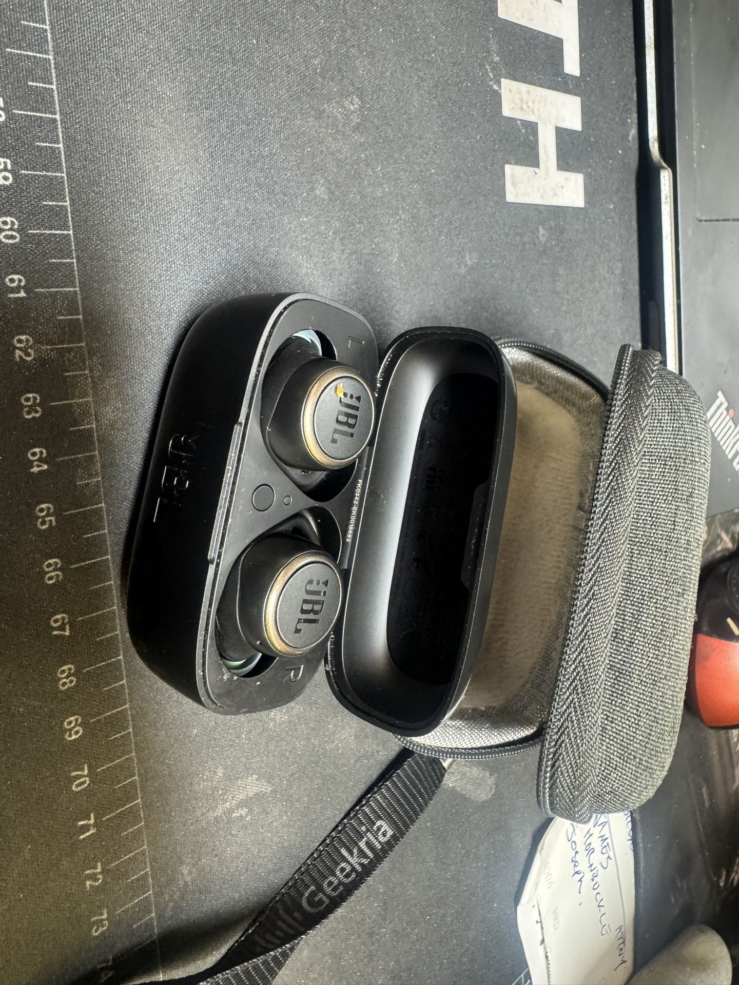 JBL true Wireless Earbuds