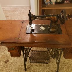 SINGER Model 15-88 SEWING Machine Excellent COND4images