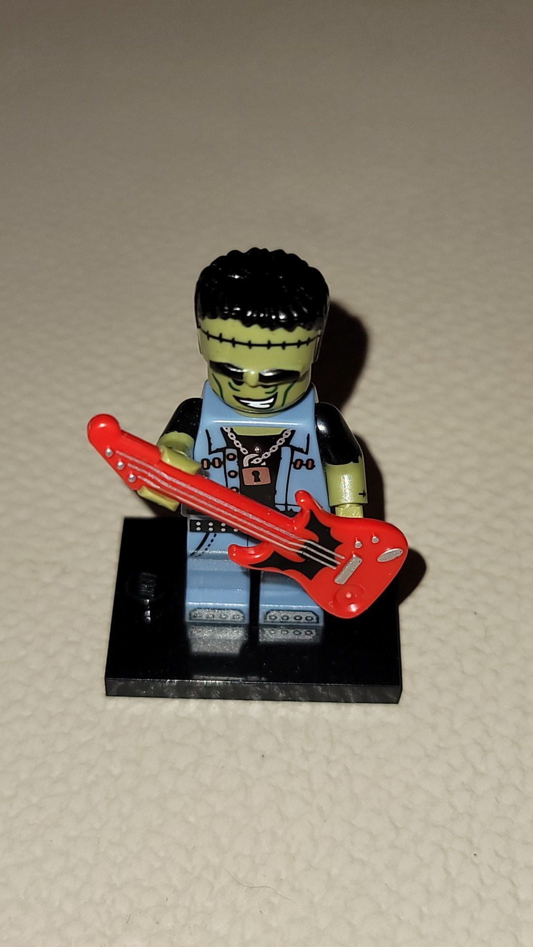 Lego 71010 Minifigures Series 14 "Horror Rocker"