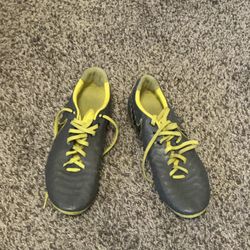 Nike Tiempo Legend 7 Pro Leather Soccer Cleats AQO 432-070 Gray Soccer Cleats Yellow Laces