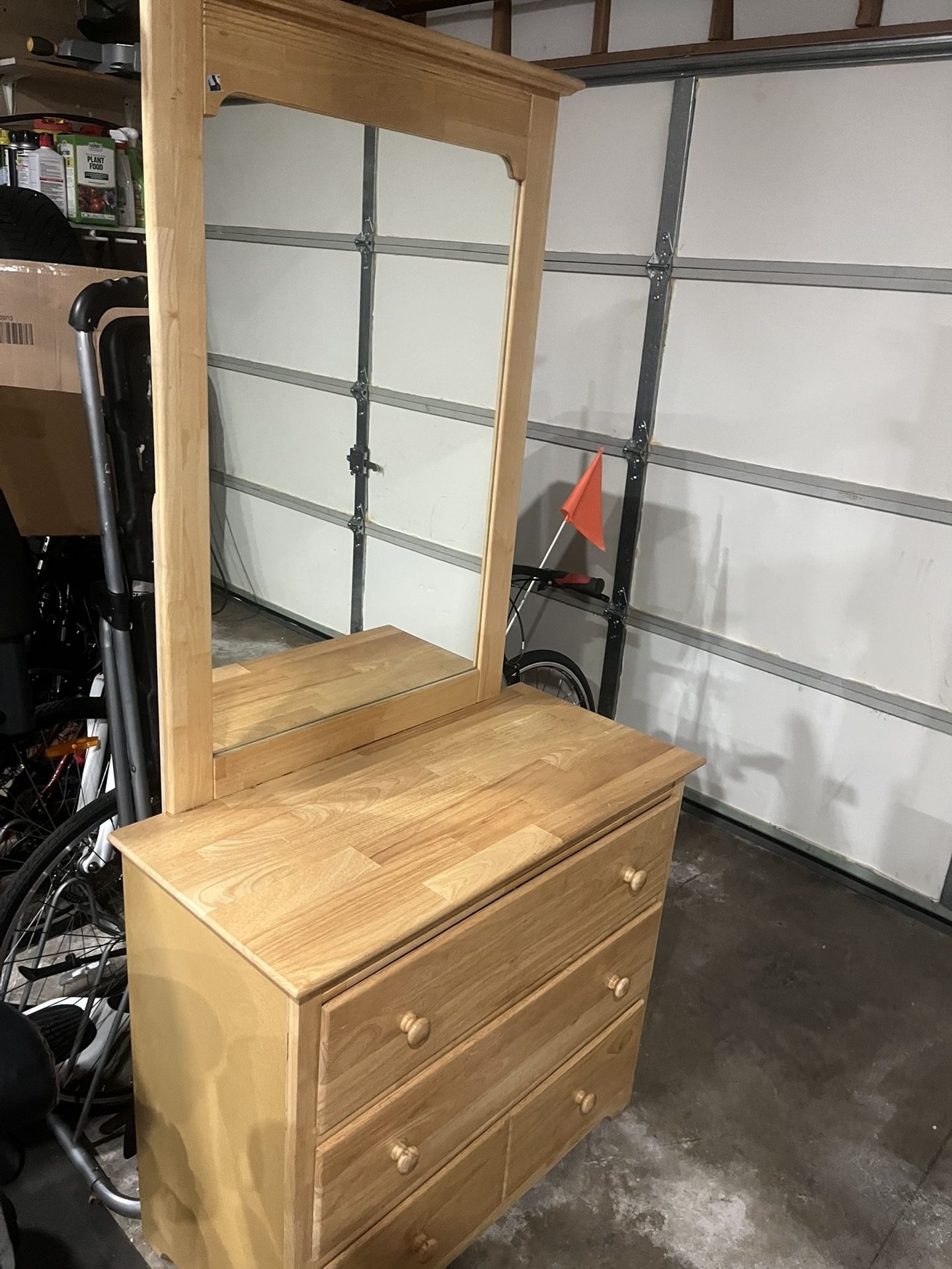 I Natural wood twin size bed and vanity set 