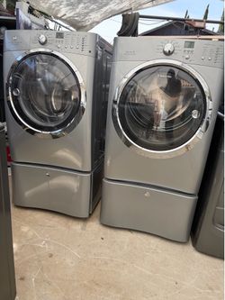Electrolux washer and gas dryer