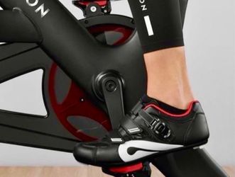 PELOTON CYCLING SHOES