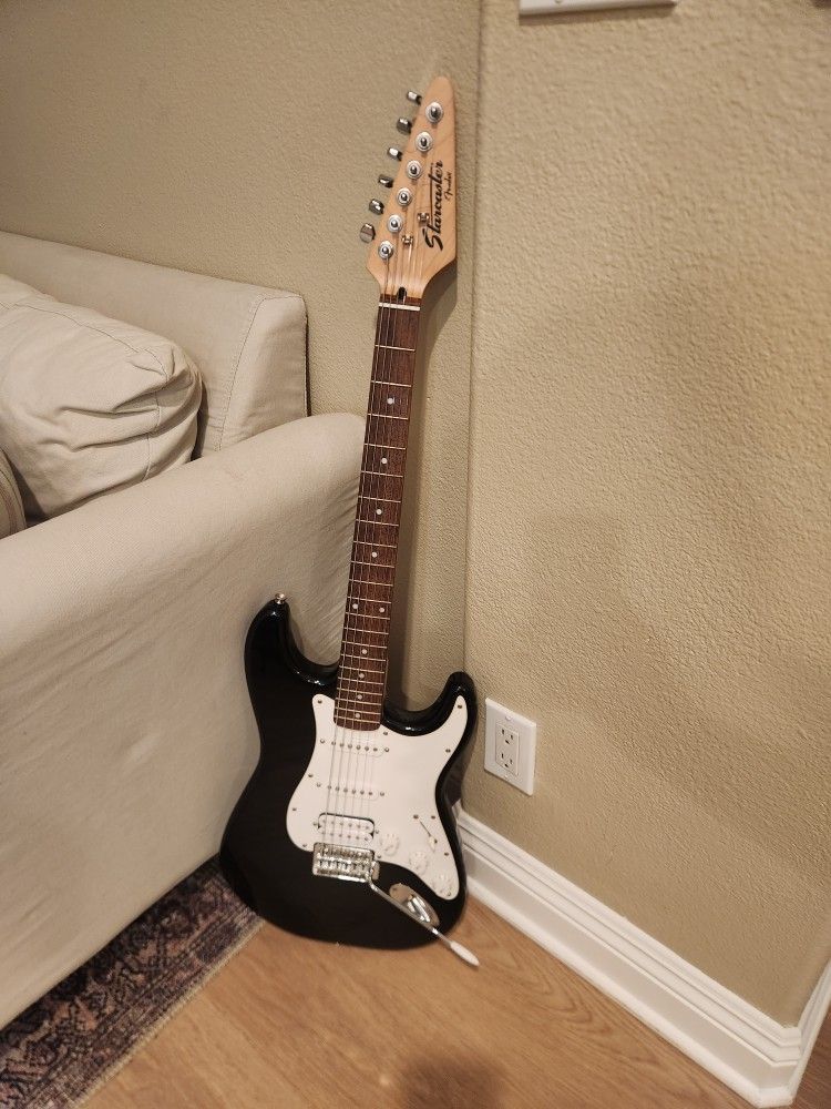 FENDER STARCASTER STRAT – BLACK HSS – ARROWHEAD HEADSTOCK – NEW STRINGS – $150 OBO