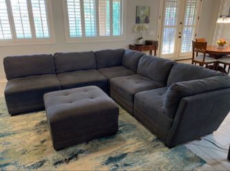 Thomasville 6 Piece Modular Sectional with Storage Ottoman