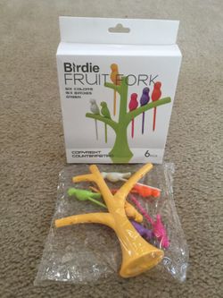 Plastic bird fruit fork
