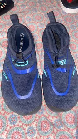 Men’s water shoes size 7-8