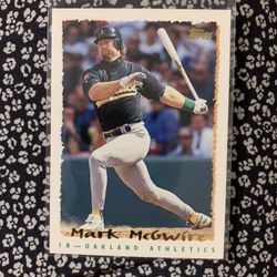 1995 Topps Mark McGwire Baseball Card