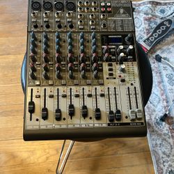 Behringer Mixer 