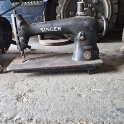 Singer Sewing Machine Model 96-60 Classic Vintage Antique Shop Tool Garage Tools 