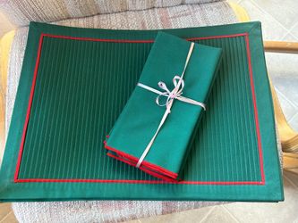 Green Placemats + Napkins