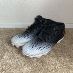 Under Armour football / baseball cleats size 9