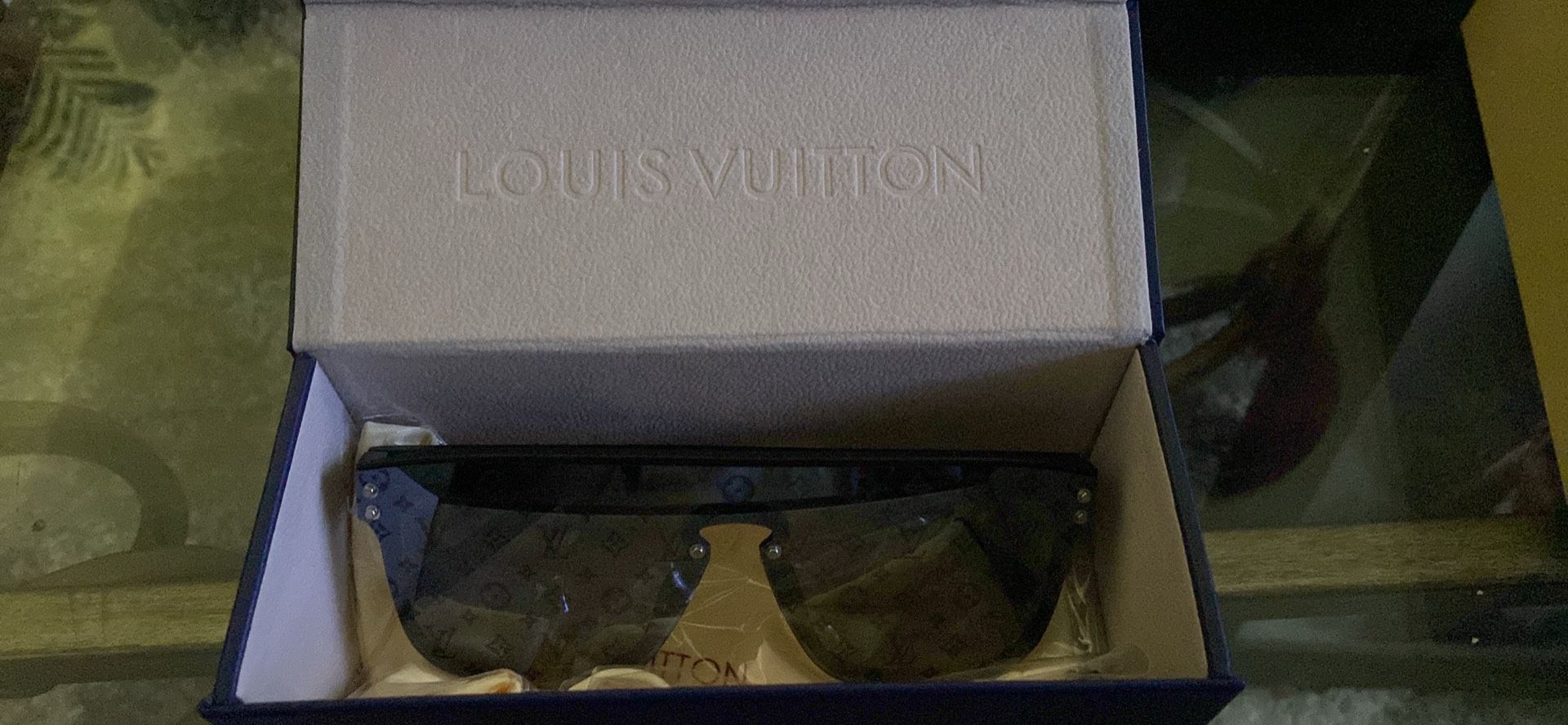 Lv Glasses