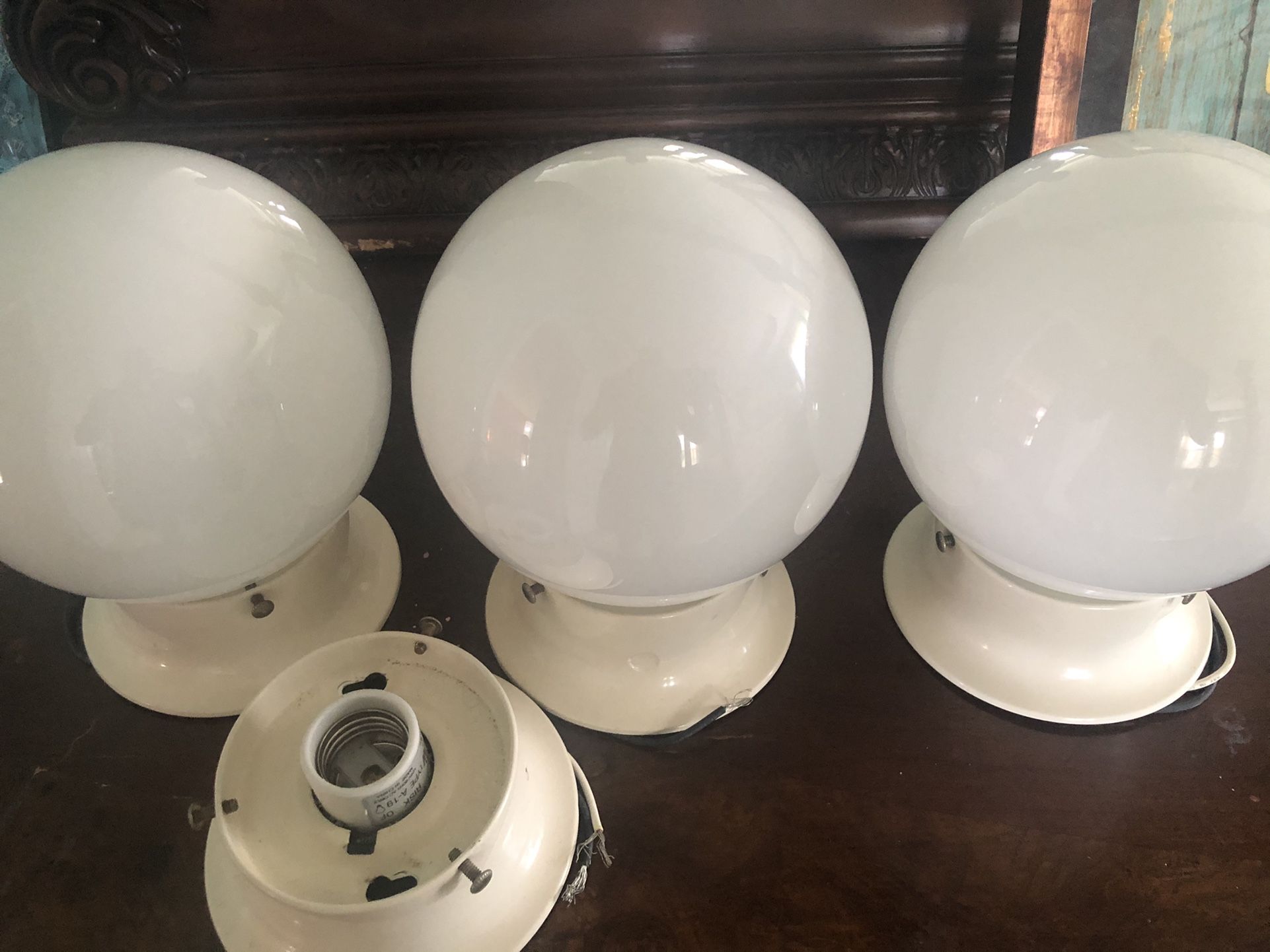 Light Fixture (4 Complete )