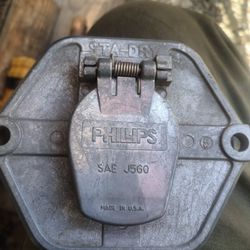 New Phillips SAE J560 Receptacle