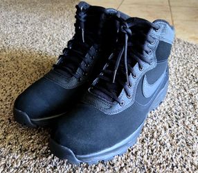NEW Nike ManoaDome Triple Black Men's Sneaker Boots 844358-003