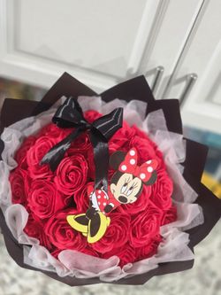 25CT  ETERNAL ROSE BOUQUET 