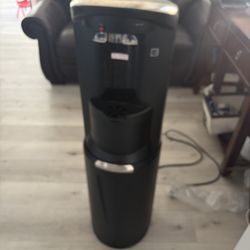 Primo Bottom Load Water Cooler Dispenser – $50