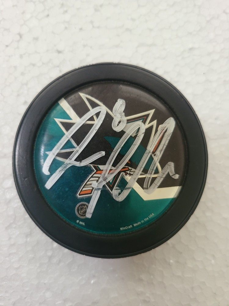 Joe Pavelski signed puck