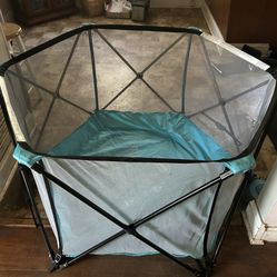 Regalo Six Panel My play portable play Yard