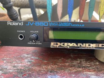 Roland JV-880 Multi Timbral Synthesizer Module