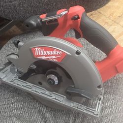 Milwaukee M18 Fuel Circular Saw