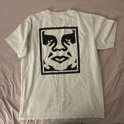 Obey white grapic t-shirt, Size M