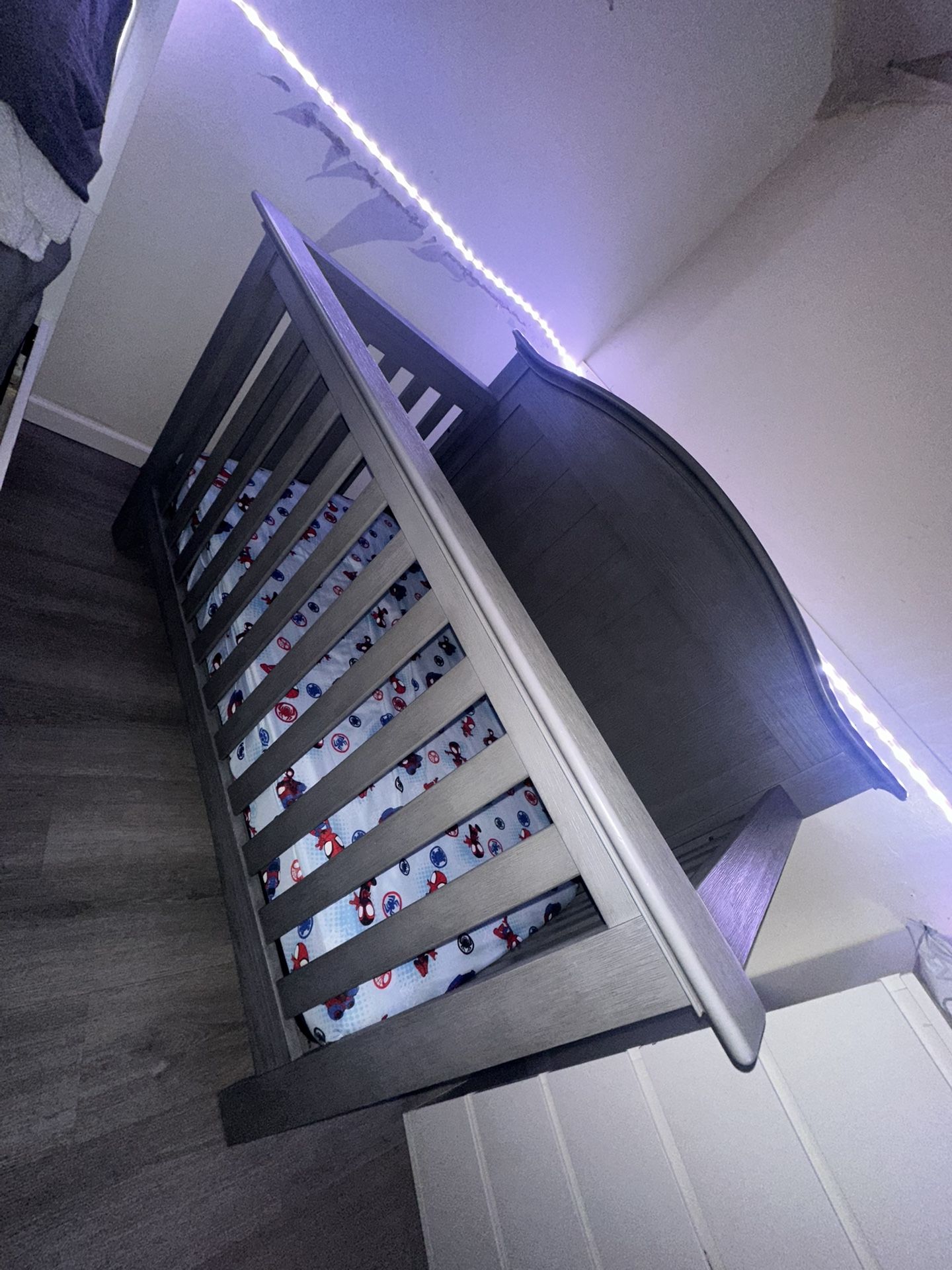 Soho Baby Sheridan 4-in-1 Convertible Crib