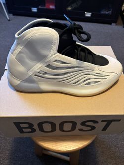 Yeezy Quantum by Adidas