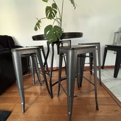 Must sell!!! High Table With 4 Chairs