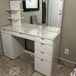  Vanity Mirror For SALE! 