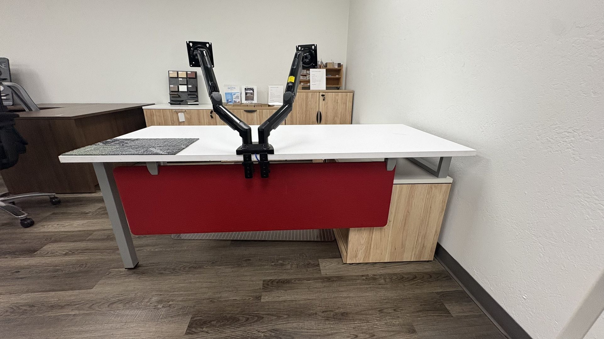 Desk L Shape Desk With Modesty And Filling Dwarers