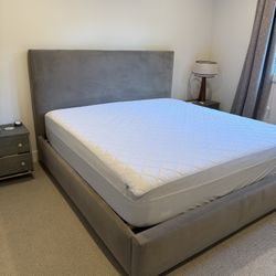 King Upholstered bed Pottery Barn Raleigh